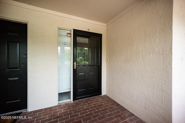 Building Photo - 1307 River Hills Cir E