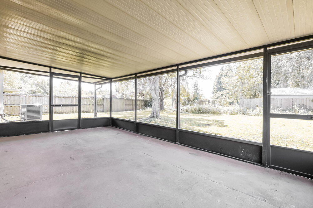 Building Photo - 1687 Palm Leaf Dr