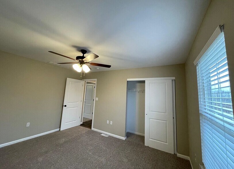 Building Photo - 225-235 Bradford Ln