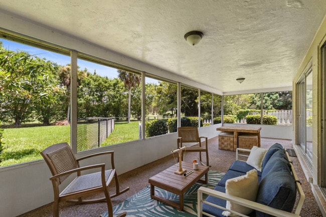 Building Photo - 460 Magellan Dr