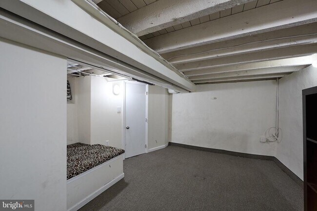 Building Photo - 423 N Orange St