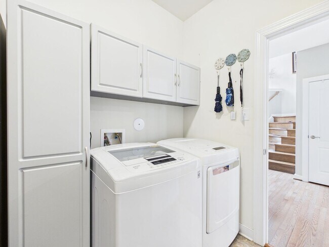 Building Photo - 12106 Golden Aster Terrace