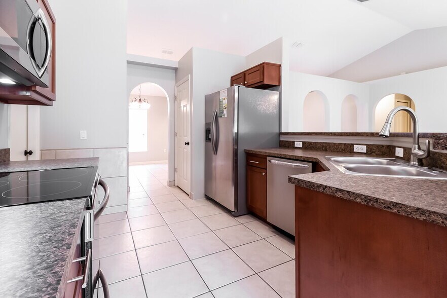 Building Photo - 1932 Peridot Cir