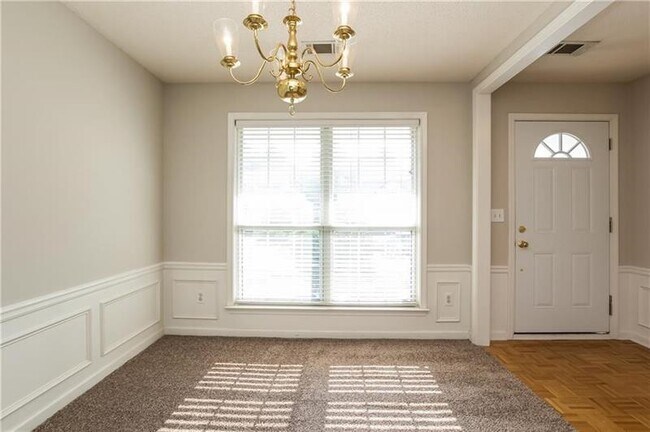 Building Photo - 409 Bottesford Dr NW