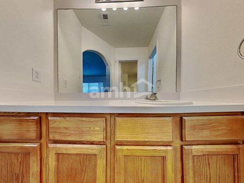 Building Photo - 19414 Dry Canyon Ct