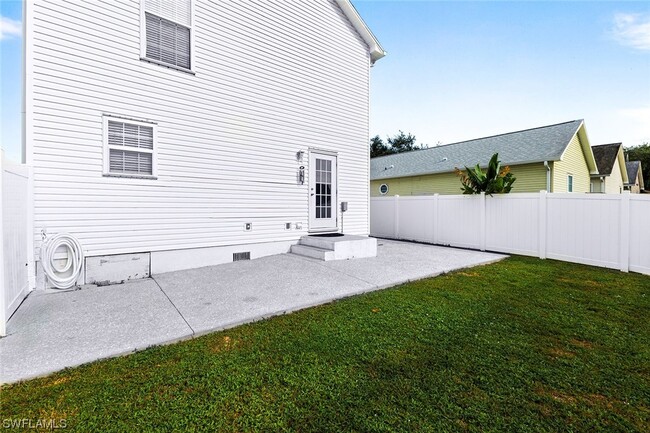 Building Photo - 406 Leawood Cir