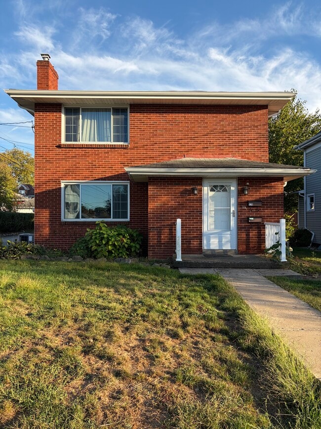 Building Photo - 526 Foster St