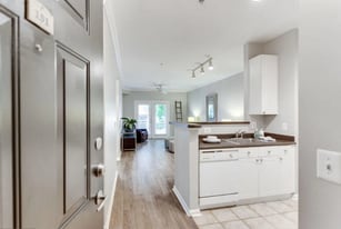 Building Photo - 2765 Centerboro Dr