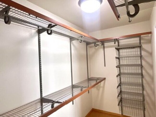 Building Photo - Spacious 4 bedroom Meridian Campus home wi...