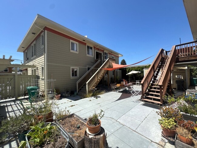 Building Photo - 3818 Opal St