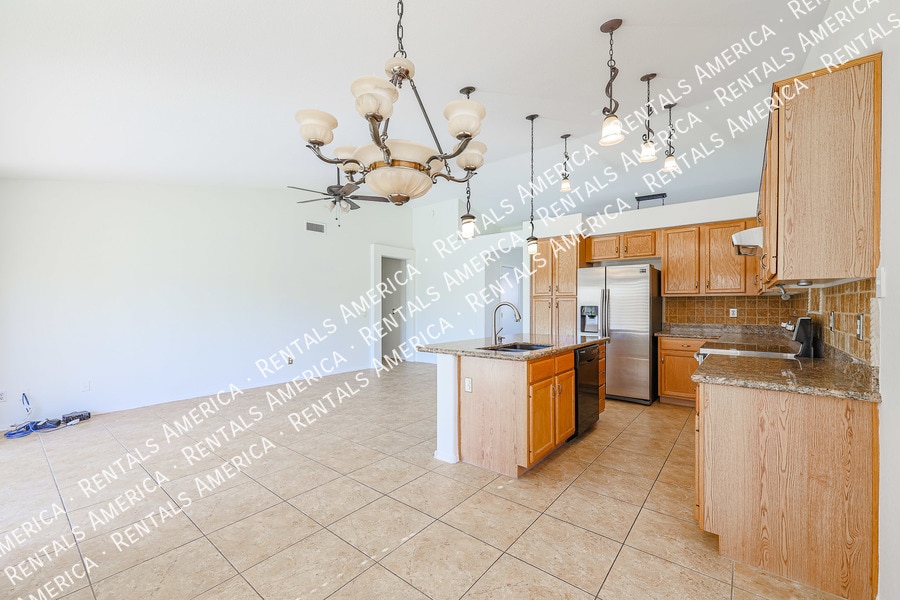 Building Photo - 4647 E Lavender Ln