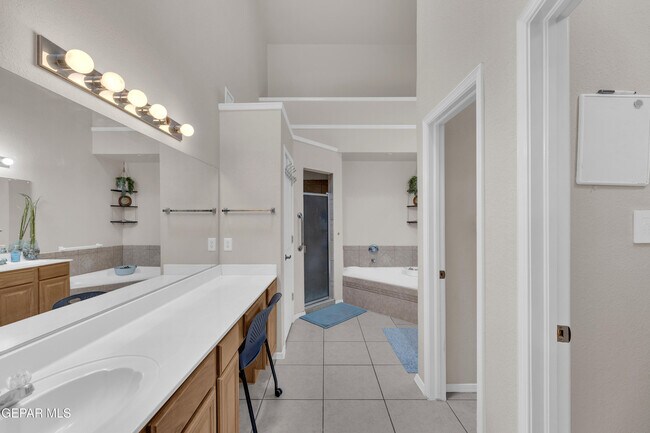 Building Photo - 12521 Paseo Alegre Dr