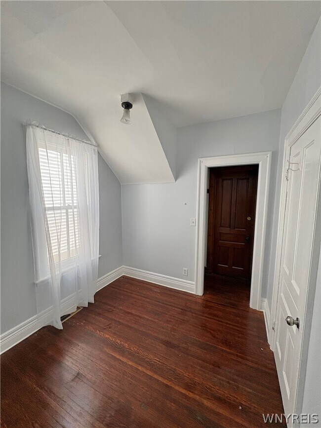 Building Photo - 414 Hoyt St