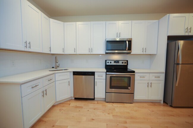 Building Photo - 1802 N Bouvier St