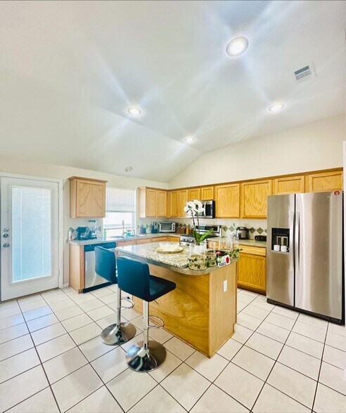 Building Photo - 4904 Bolero Ct