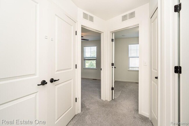 Building Photo - 4637 Bradley Cir