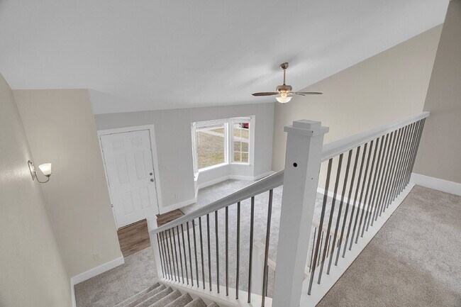 Building Photo - $2,465.00, 2 bed, 1.5 bath, located in Denver