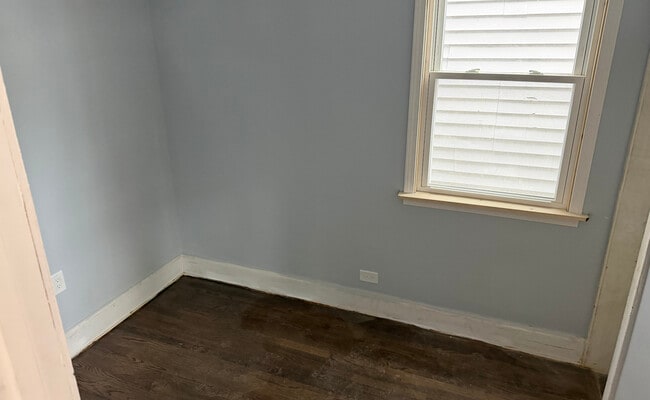 Building Photo - 1726 N Artesian Ave