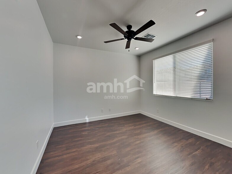 Building Photo - 17151 W Townley Ave