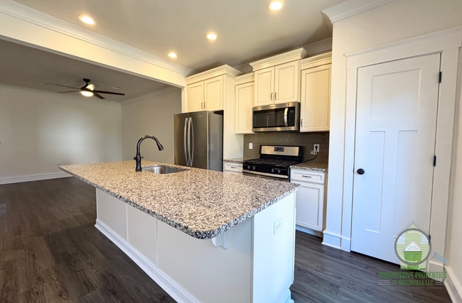 Building Photo - 28 Timber Oak Wy