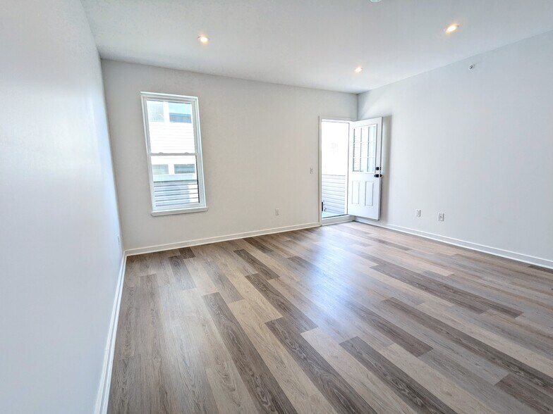 Building Photo - 1503 N Stillman St