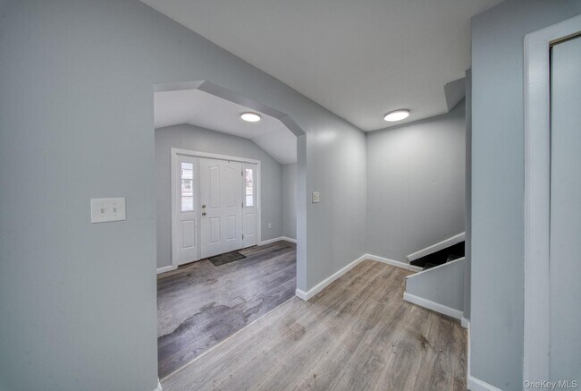 Building Photo - 22 Academy Ave