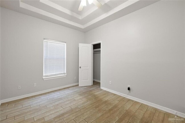 Building Photo - 1521 W McIntyre St