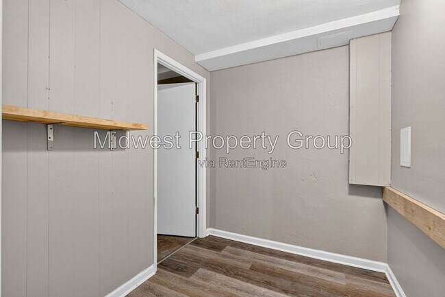 Building Photo - 10002 Kodiak Dr