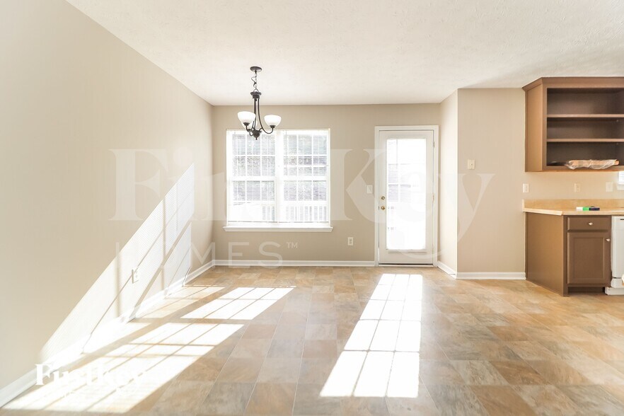 Building Photo - 4513 Waterman Dr
