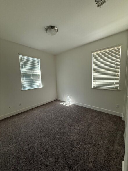 Building Photo - 433 Tolman Way