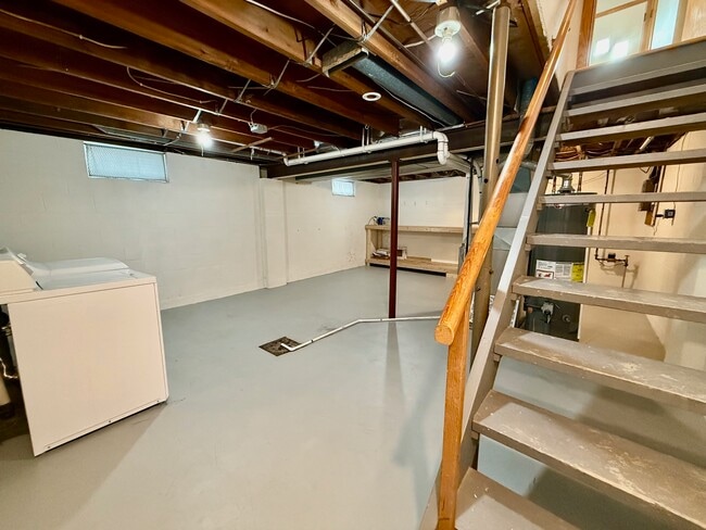 Building Photo - 912 Waterloo Rd