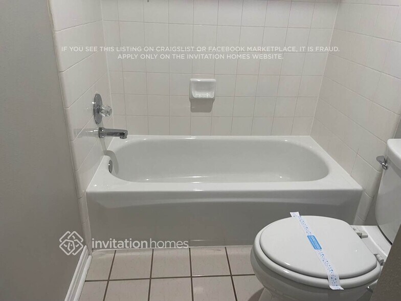 Building Photo - 1350 Shrub Oak Dr