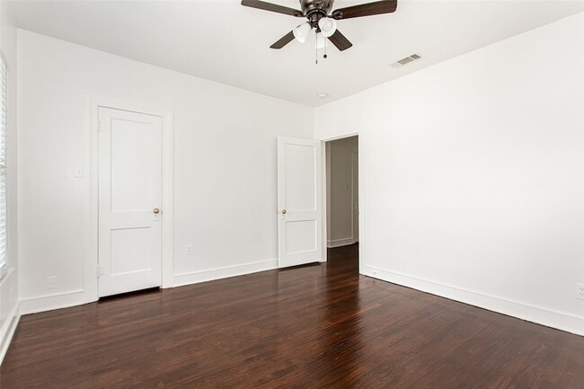 Building Photo - 5420 Miller Ave