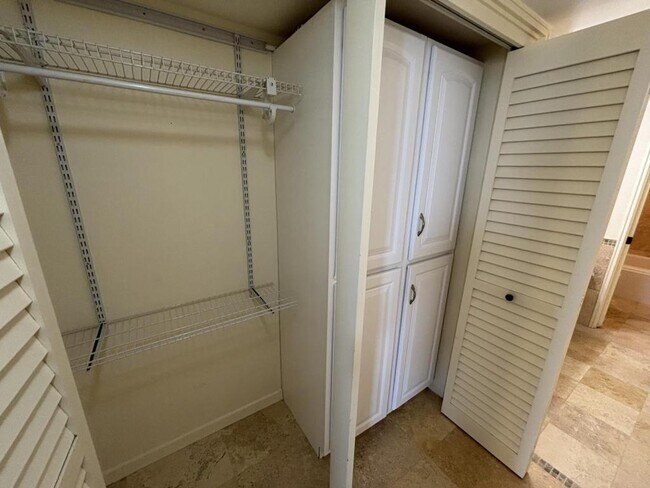 Building Photo - 1600 Ala Moana Blvd