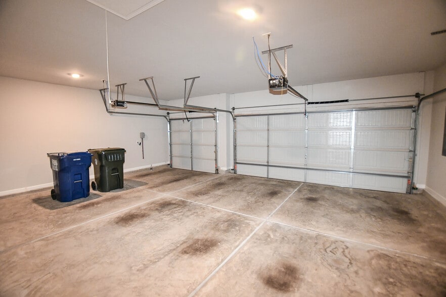 Building Photo - 120 Mary Caudle Way