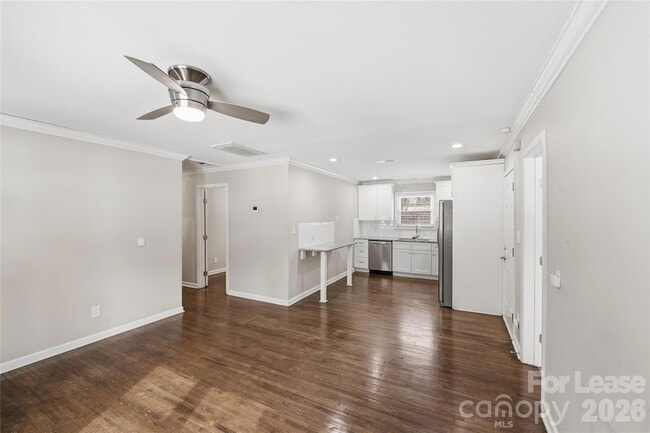 Building Photo - 2521 Dora Dr