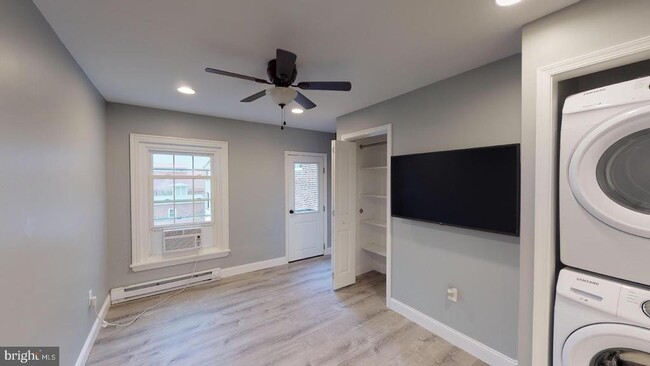 Building Photo - 27 S Church St