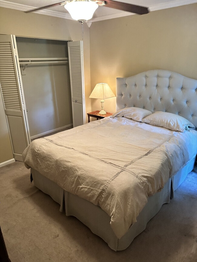 Building Photo - 6 Hunters Ridge Dr