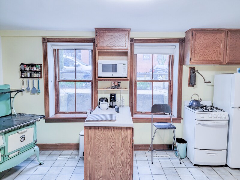 Building Photo - 2101 N Clifton Ave