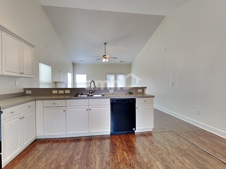 Building Photo - 126 Spindle Way