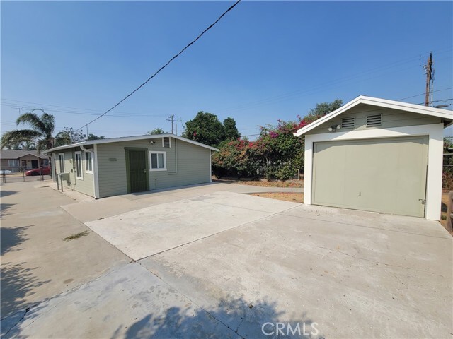 Building Photo - 825 E G St