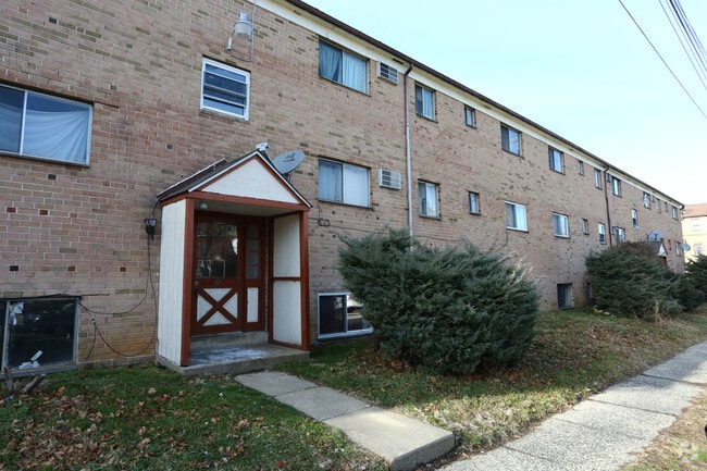 Building Photo - Colwyn Court Apartments