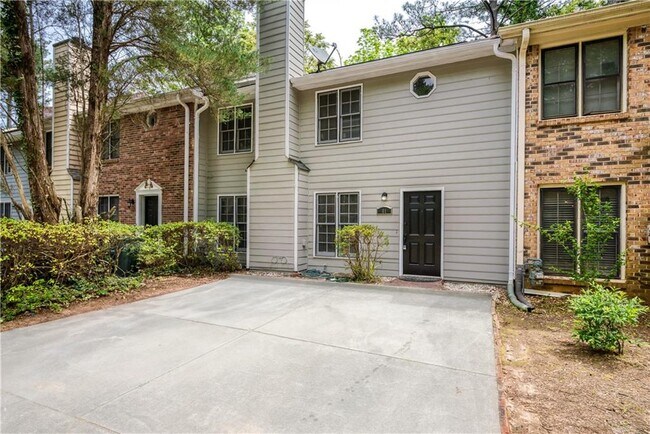 Building Photo - 61 Powers Ferry Rd