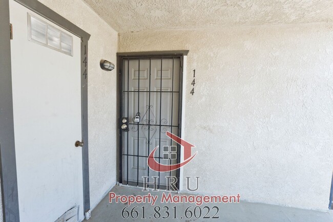Building Photo - 4701 Beechwood St