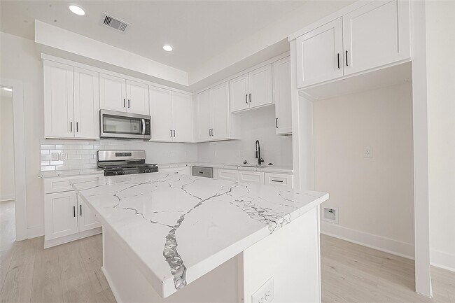Building Photo - 4135 Mallow St