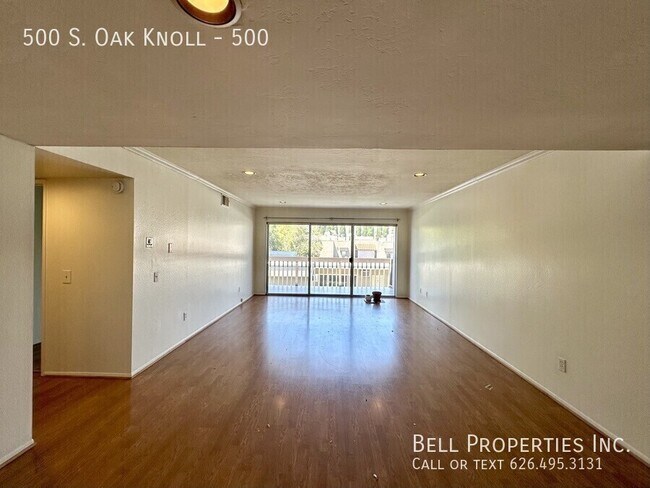 Building Photo - 500 S Oak Knl