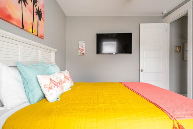 Building Photo - 939 Palm Ridge Dr