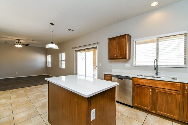 Building Photo - 5206 W Glass Ln