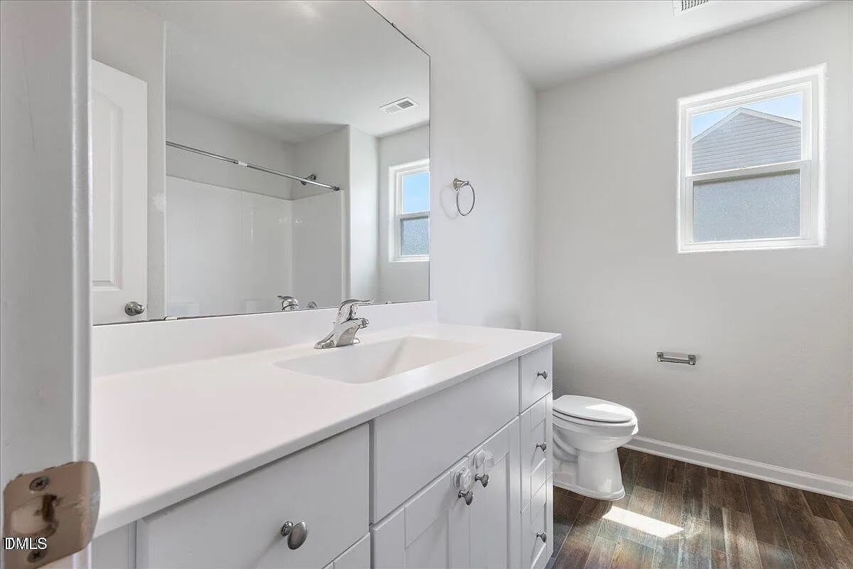 Building Photo - Room in House on Alderman Way