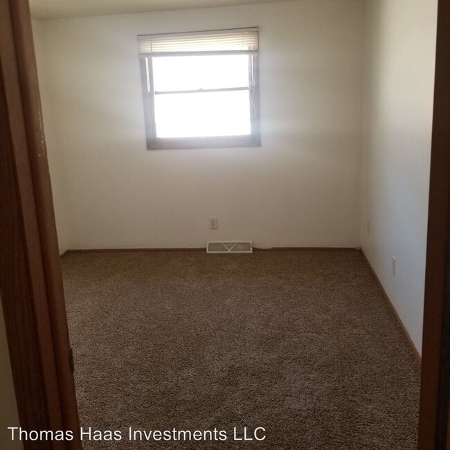 Building Photo - 12215-12221 W Dearbourn Ave